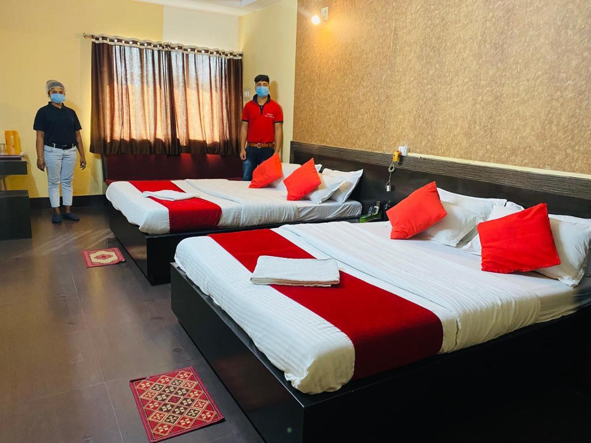 Hotel The Avenue Gamharia Экстерьер фото