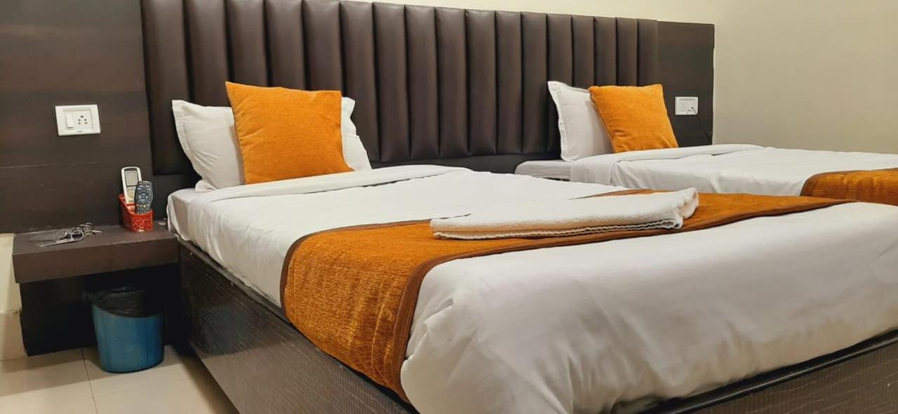 Hotel The Avenue Gamharia Экстерьер фото